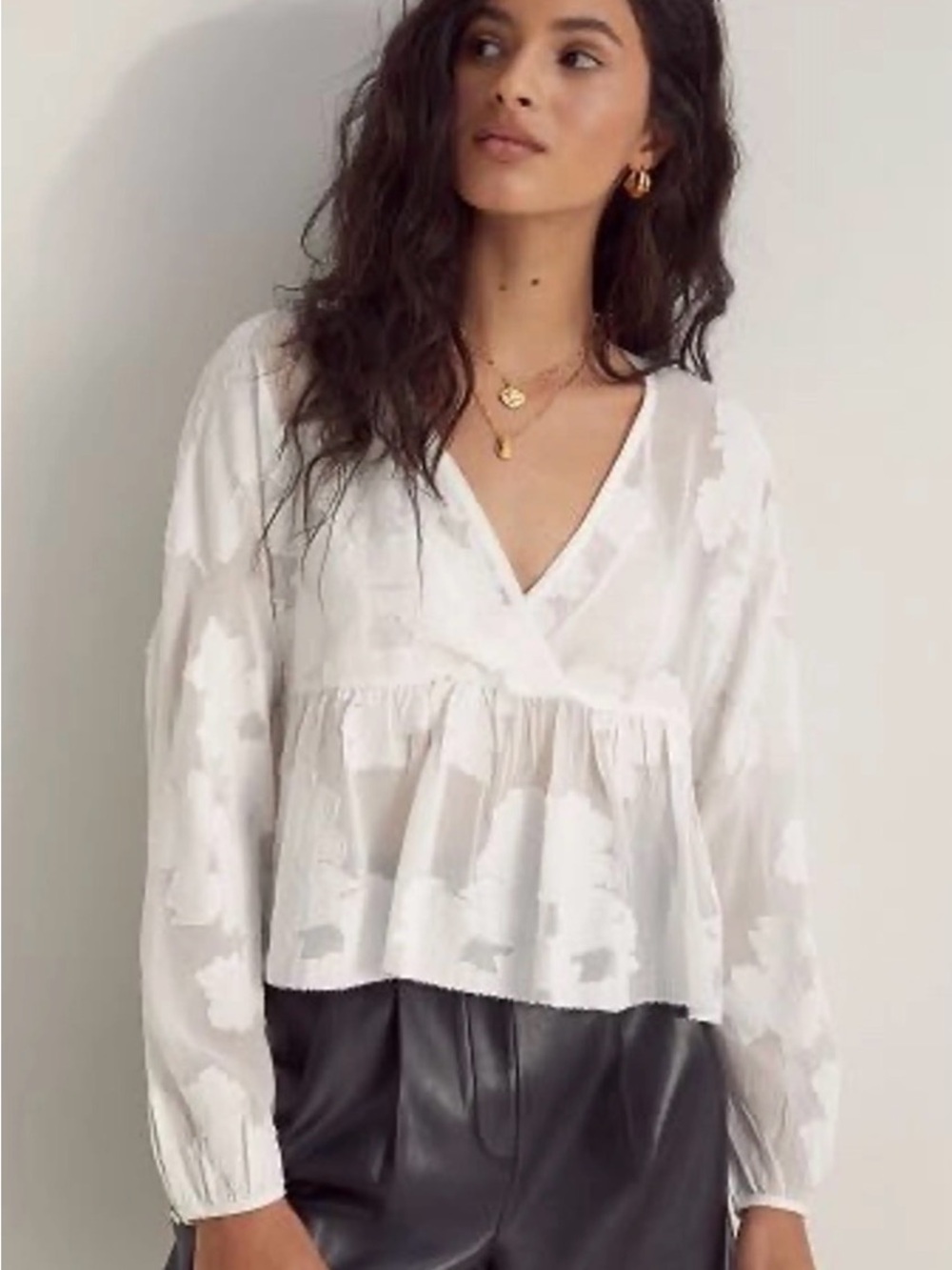Aritzia Wilfred Women's White V-Neck Floral Augustine Blouse Sz XS